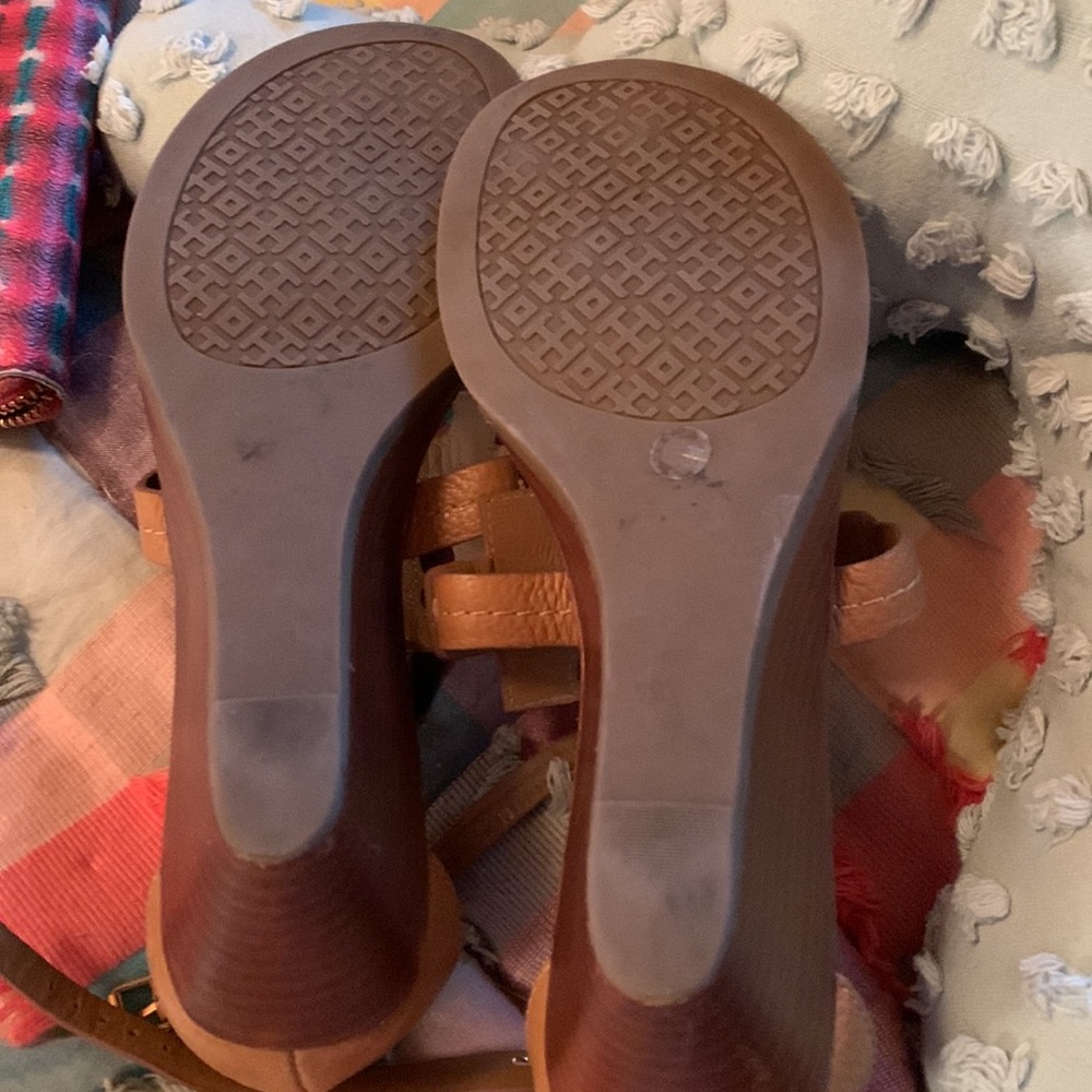 TORY BURCH T SANDALS TAN SZ 9 - Picture 7 of 9